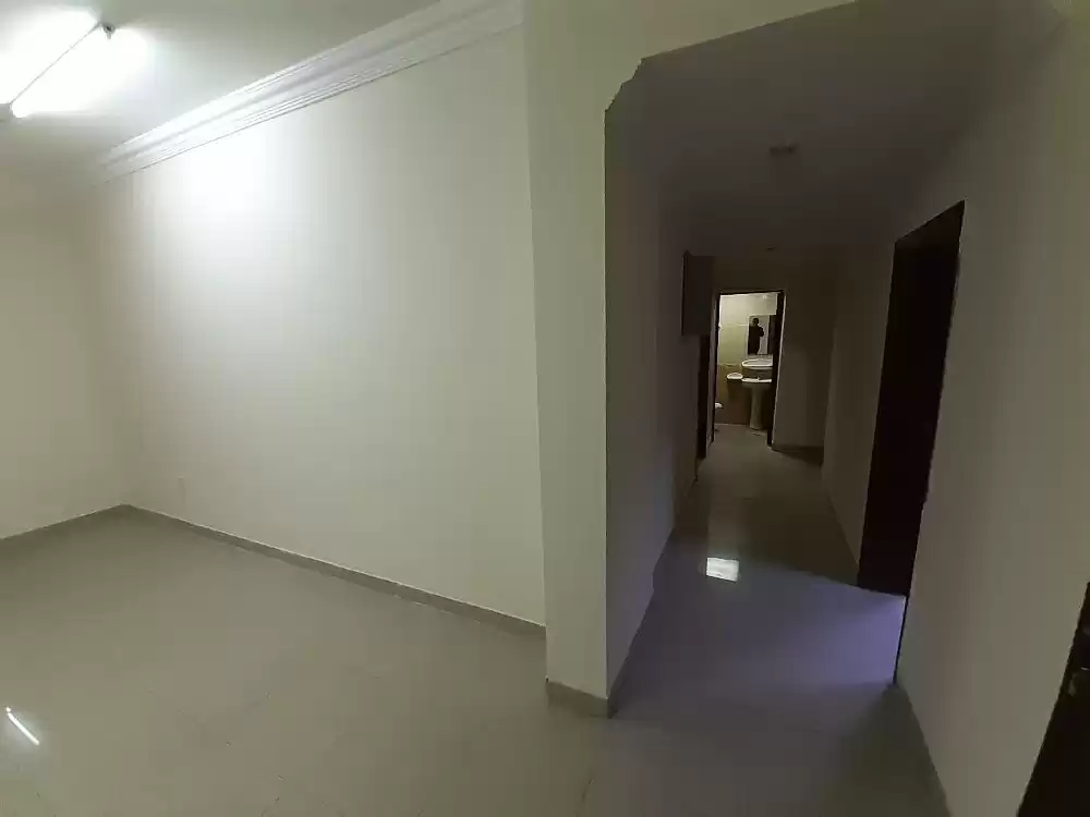 Residential Ready Property 3 Bedrooms U/F Apartment  for rent in Al Sadd , Doha #14199 - 1  image 