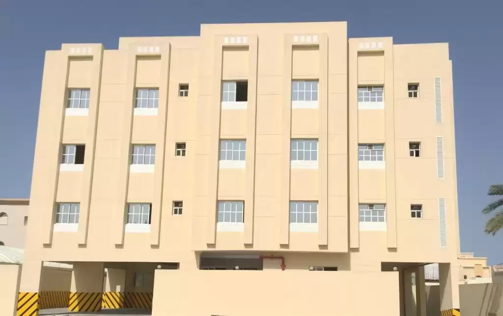 Residential Ready Property 2 Bedrooms U/F Apartment  for rent in Al Sadd , Doha #14320 - 1  image 