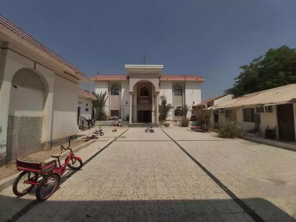 Residential Ready Property 2 Bedrooms U/F Apartment  for rent in Al Sadd , Doha #14325 - 1  image 