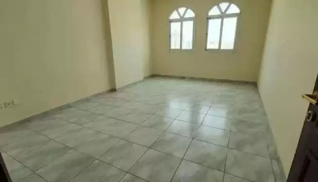 yerleşim Hazır Mülk 3 yatak odası U/F Apartman  kiralık içinde Al Sadd , Doha #14327 - 1  image 
