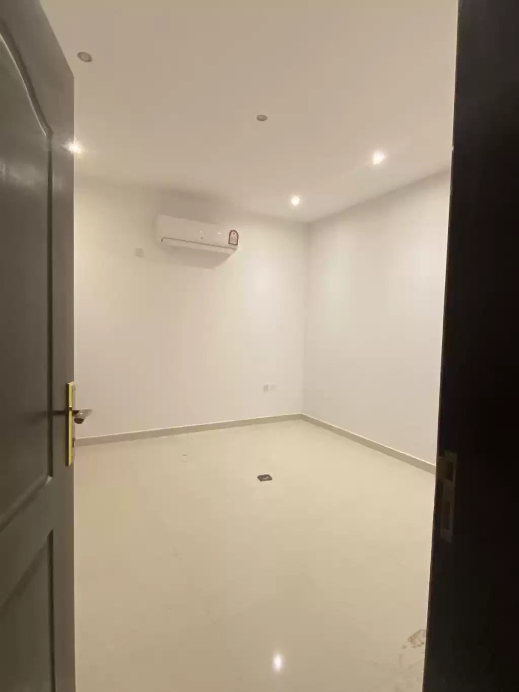 住宅 就绪物业 工作室 U/F 公寓  出租 在 萨德 , 多哈 #14328 - 1  image 