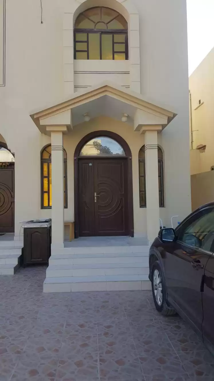 yerleşim Hazır Mülk 1 yatak odası F/F Apartman  kiralık içinde Al Sadd , Doha #14333 - 1  image 