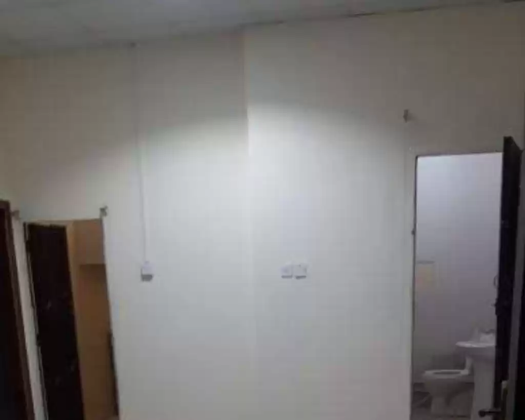 Residential Ready Property 2 Bedrooms U/F Apartment  for rent in Doha #14444 - 1  image 