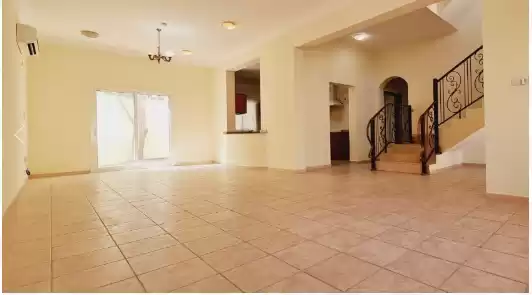 سكني عقار جاهز 5 غرف  نصف مفروش فيلا في مجمع  للإيجار في السد , الدوحة #14505 - 1  صورة 