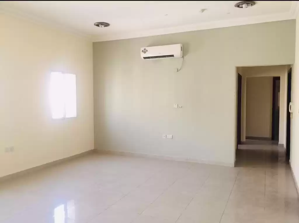 yerleşim Hazır Mülk 1 yatak odası U/F Apartman  kiralık içinde Al Sadd , Doha #14542 - 1  image 
