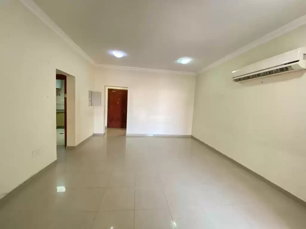 سكني عقار جاهز 3 غرف  غير مفروش شقة  للإيجار في السد , الدوحة #14550 - 1  صورة 