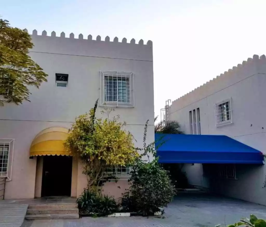 住宅 就绪物业 4 间卧室 U/F 大院别墅  出租 在 多哈 #14684 - 1  image 