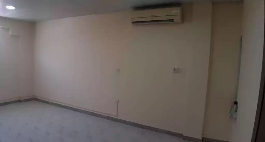 Résidentiel Propriété prête 1 chambre U / f Villa à Compound  a louer au Doha #14707 - 1  image 