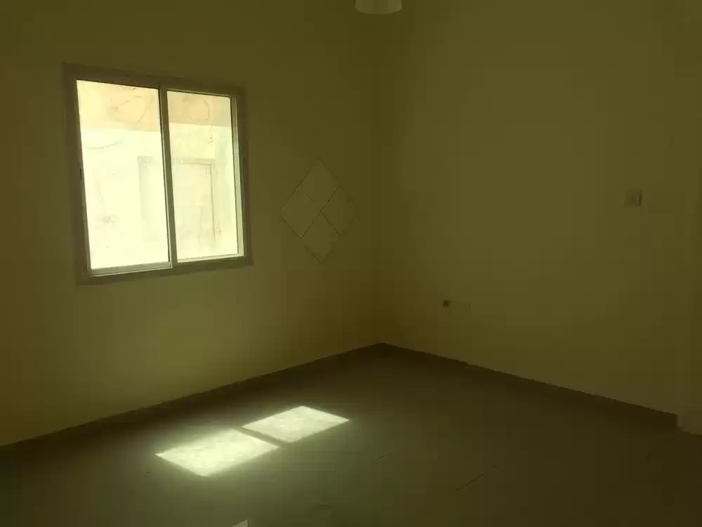 Residential Ready Property 4 Bedrooms U/F Villa in Compound  for sale in Doha #14730 - 1  image 