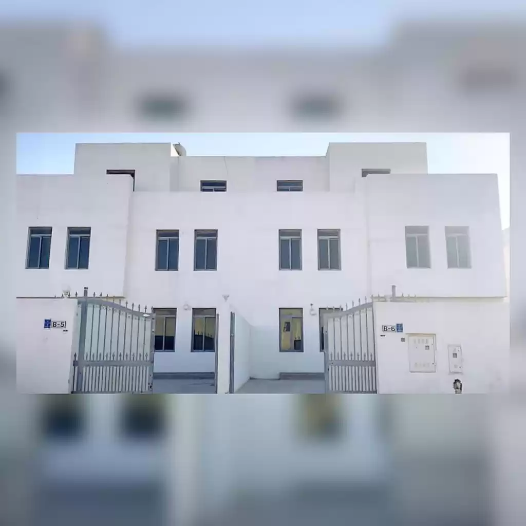 yerleşim Hazır Mülk 2 yatak odası U/F Apartman  kiralık içinde Al Sadd , Doha #14771 - 1  image 