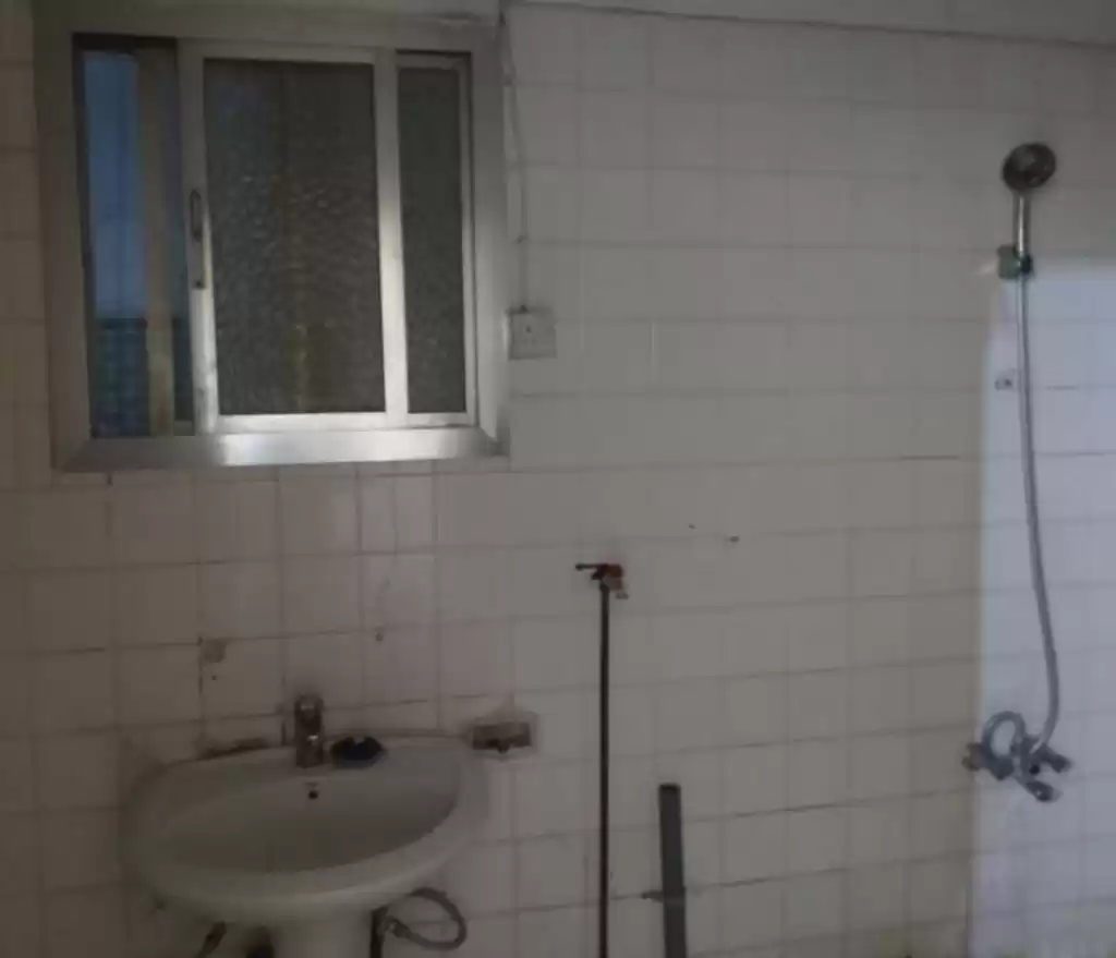 yerleşim Hazır Mülk 1 yatak odası U/F Apartman  kiralık içinde Al Sadd , Doha #14807 - 1  image 