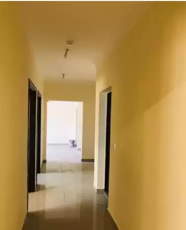 Residential Ready Property 2 Bedrooms U/F Apartment  for rent in Al Sadd , Doha #14892 - 1  image 
