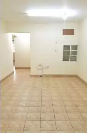 Residential Ready Property 3 Bedrooms U/F Apartment  for rent in Doha #14930 - 1  image 