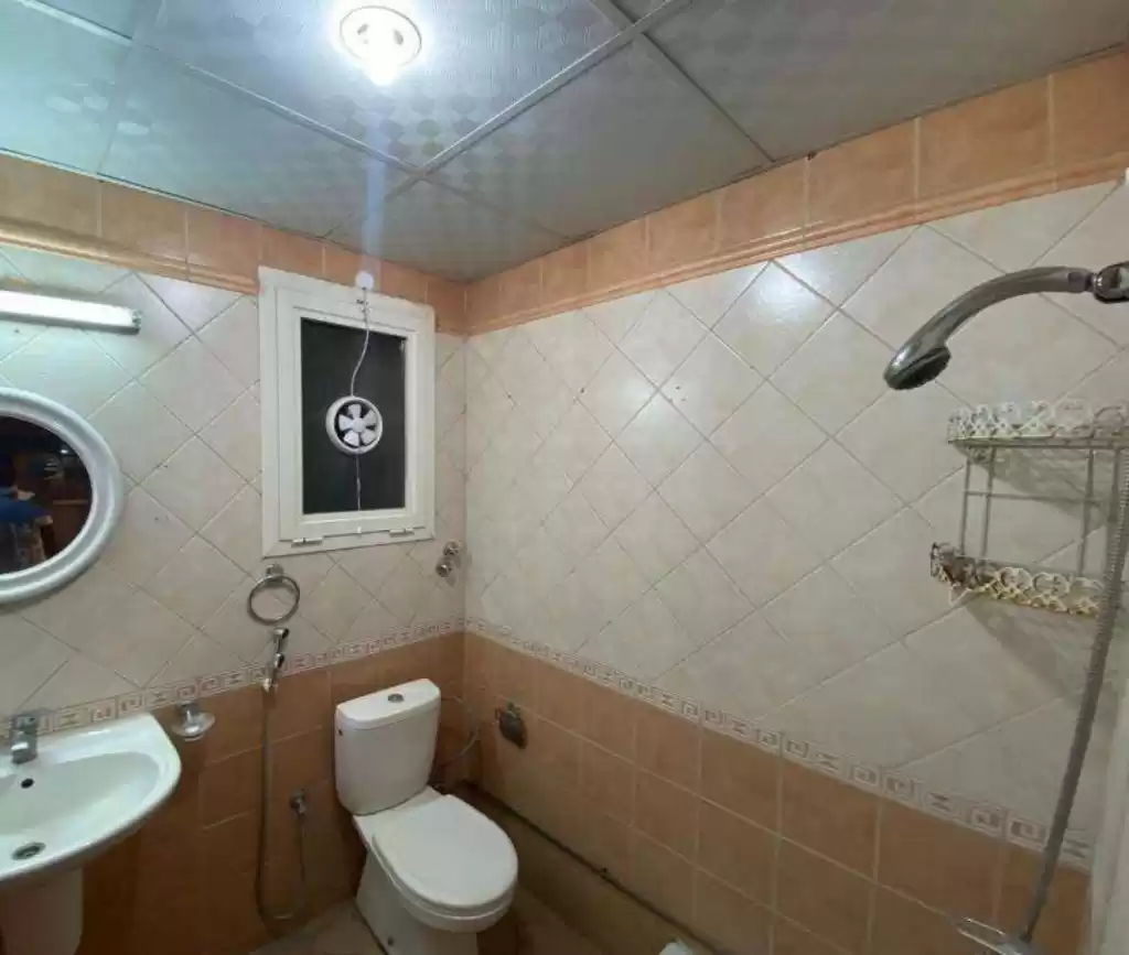 Wohn Klaar eigendom 1 Schlafzimmer U/F Wohnung  zu vermieten in Al Sadd , Doha #14944 - 1  image 
