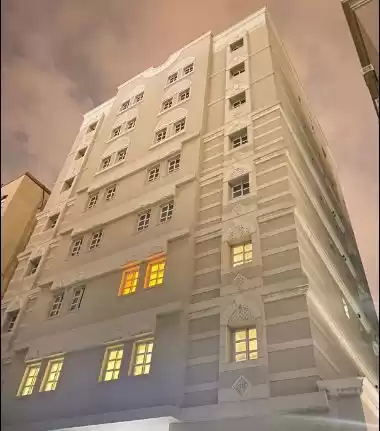 Residential Ready Property 3 Bedrooms U/F Apartment  for rent in Al Sadd , Doha #15037 - 1  image 