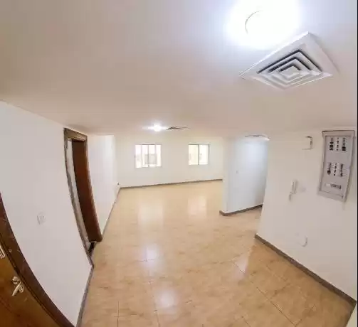 yerleşim Hazır Mülk 3 yatak odası U/F Apartman  kiralık içinde Al Sadd , Doha #15047 - 1  image 