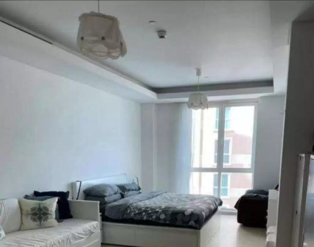 Résidentiel Propriété prête 1 chambre U / f Appartement  a louer au Doha #15122 - 1  image 