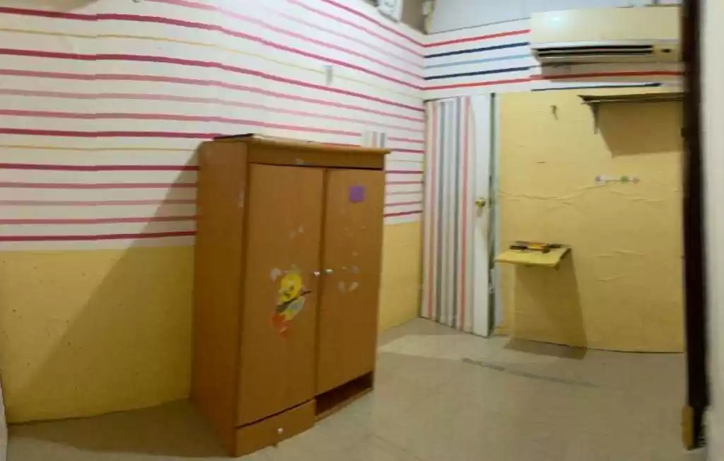 Residential Ready Property 1 Bedroom F/F Apartment  for rent in Doha #15162 - 1  image 