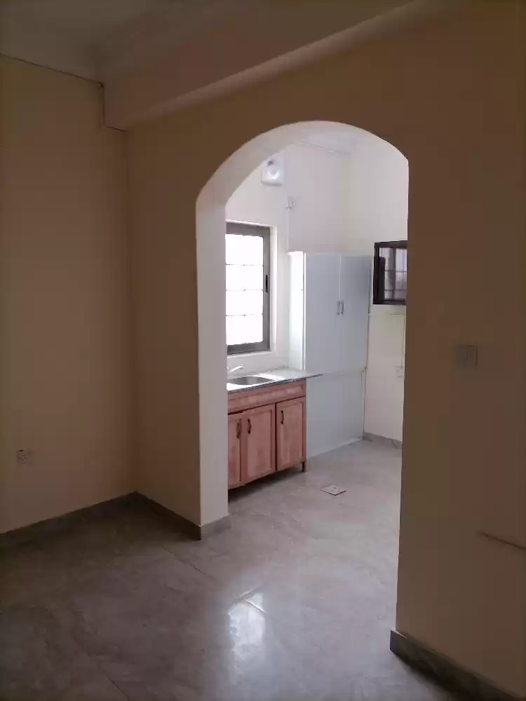 yerleşim Hazır Mülk 1 yatak odası U/F Apartman  kiralık içinde Al Sadd , Doha #15181 - 1  image 