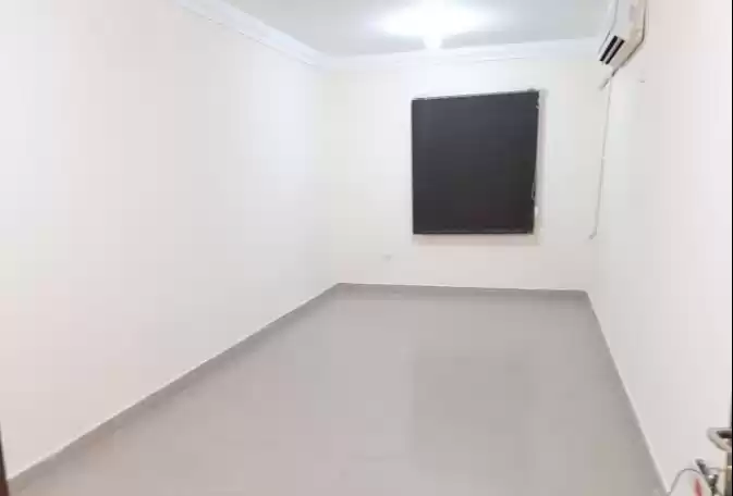 yerleşim Hazır Mülk 2 yatak odası U/F Apartman  kiralık içinde Al Sadd , Doha #15195 - 1  image 