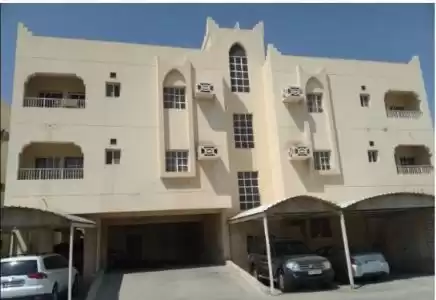 Wohn Klaar eigendom 3 Schlafzimmer S/F Wohnung  zu vermieten in Al Sadd , Doha #15209 - 1  image 
