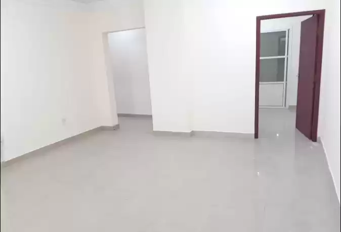 سكني عقار جاهز 3 غرف  غير مفروش شقة  للإيجار في السد , الدوحة #15210 - 1  صورة 