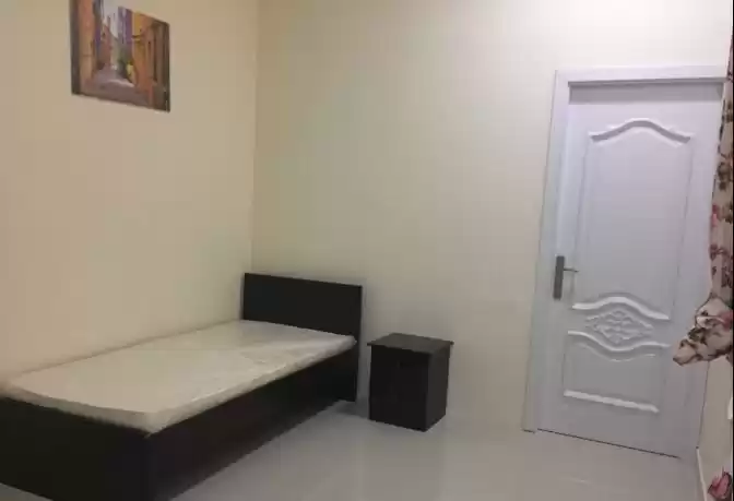 yerleşim Hazır Mülk 1 yatak odası F/F Apartman  kiralık içinde Doha #15223 - 1  image 