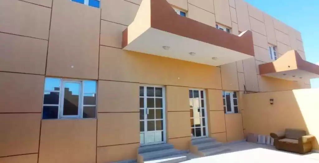 Residential Ready Property 7+ Bedrooms U/F Apartment  for rent in Doha #15281 - 1  image 
