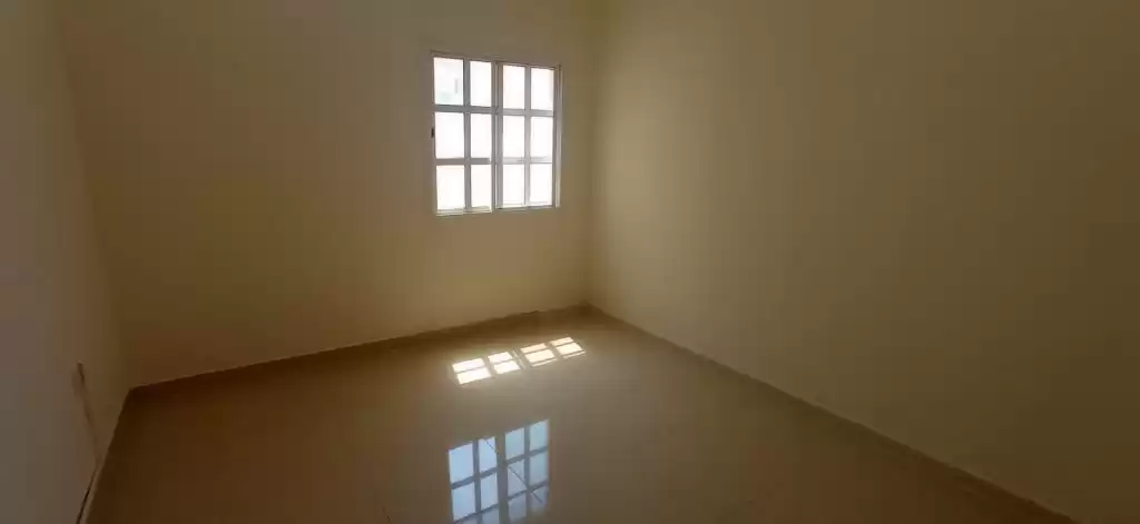 yerleşim Hazır Mülk 2 yatak odası U/F Müstakil Villa  kiralık içinde Al Sadd , Doha #15316 - 1  image 