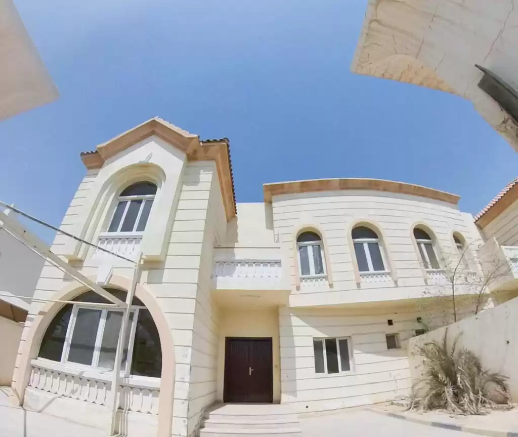 Wohn Klaar eigendom 5 Schlafzimmer U/F Alleinstehende Villa  zu vermieten in Al Sadd , Doha #15326 - 1  image 