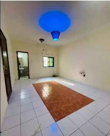 Residential Ready Property 3 Bedrooms U/F Apartment  for rent in Al Sadd , Doha #15393 - 1  image 
