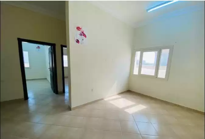 Residential Ready Property 2 Bedrooms U/F Apartment  for rent in Al Sadd , Doha #15398 - 1  image 