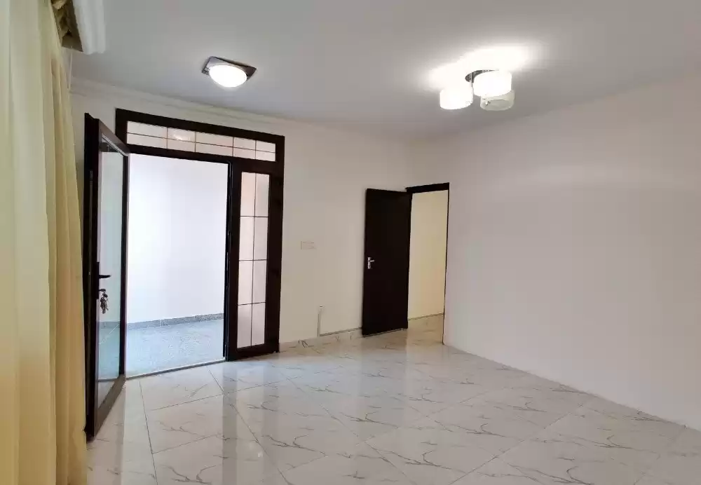Residential Ready Property 1 Bedroom U/F Penthouse  for rent in Doha #15420 - 1  image 