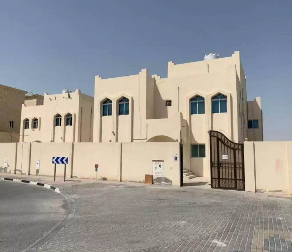 Résidentiel Propriété prête 1 chambre U / f Appartement  a louer au Al-Sadd , Doha #15461 - 1  image 