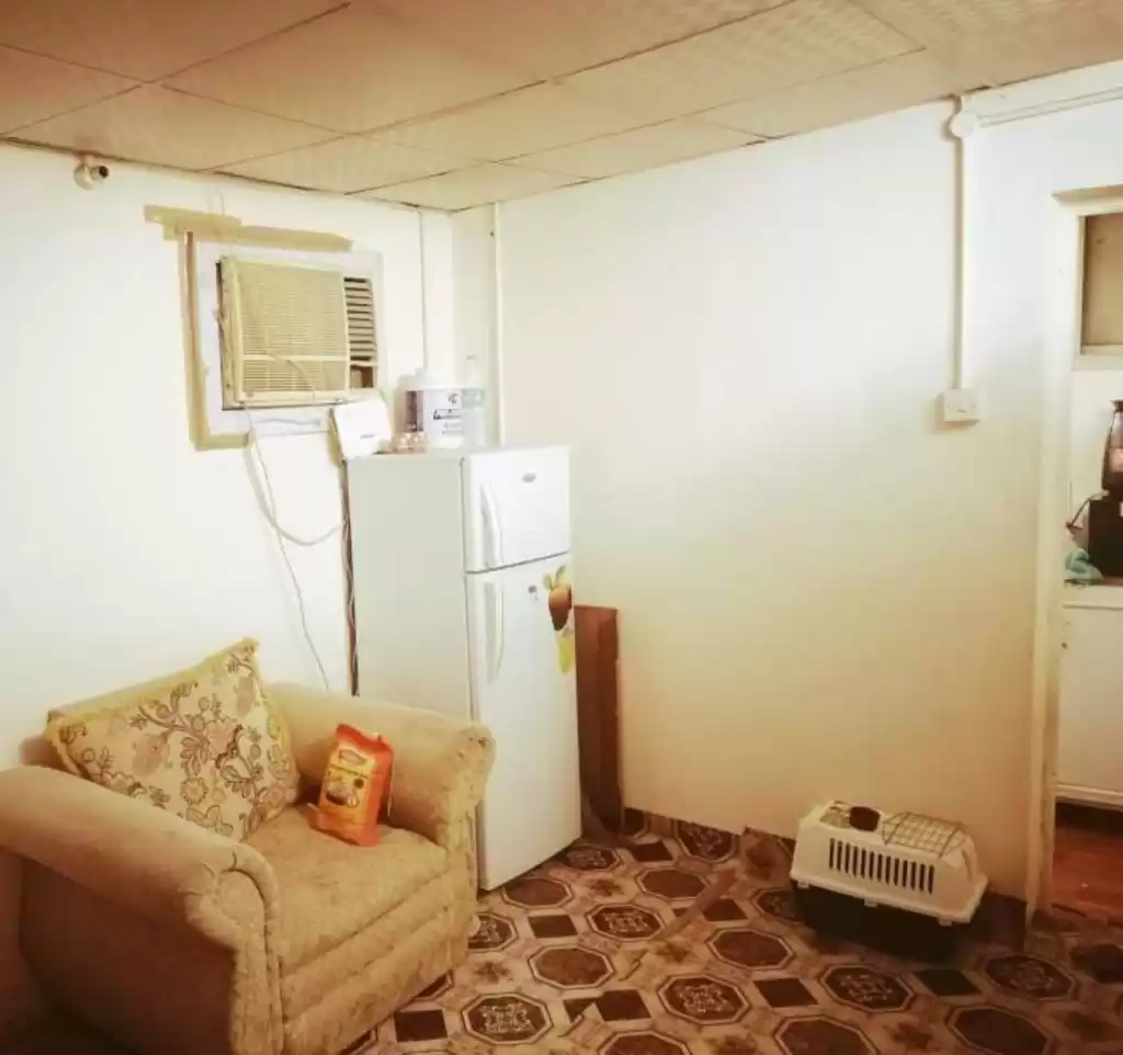 Residential Ready Property 1 Bedroom F/F Apartment  for rent in Doha #15462 - 1  image 