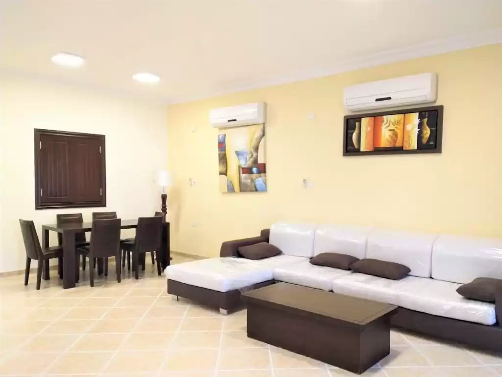 Residencial Listo Propiedad 3 dormitorios F / F Villa en Compound  alquiler en al-sad , Doha #15486 - 1  image 