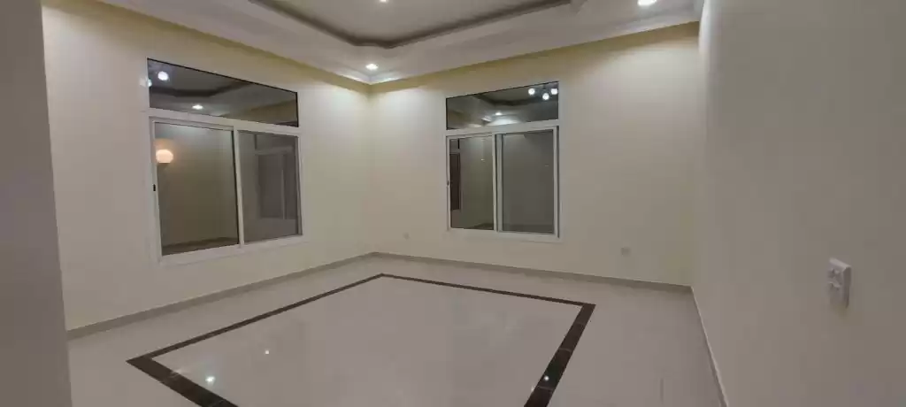 yerleşim Hazır Mülk 1 yatak odası U/F Apartman  kiralık içinde Al Sadd , Doha #15516 - 1  image 