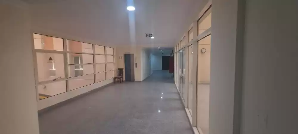 Residencial Listo Propiedad 7+ habitaciones U / F Edificio  alquiler en al-sad , Doha #15577 - 1  image 