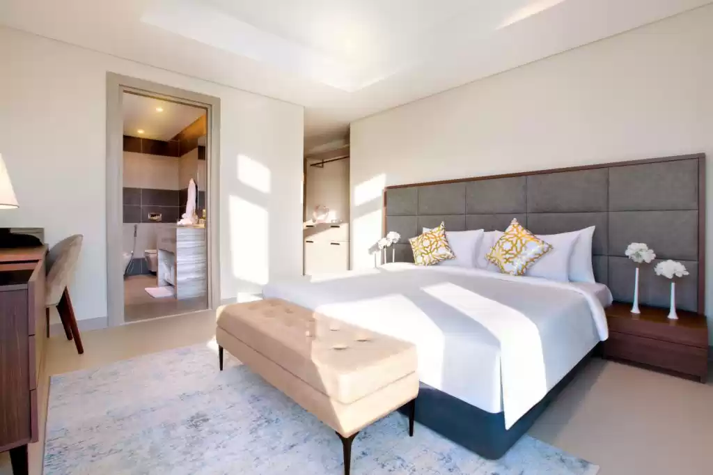 Residential Ready Property 2 Bedrooms F/F Apartment  for rent in Al Sadd , Doha #15593 - 1  image 