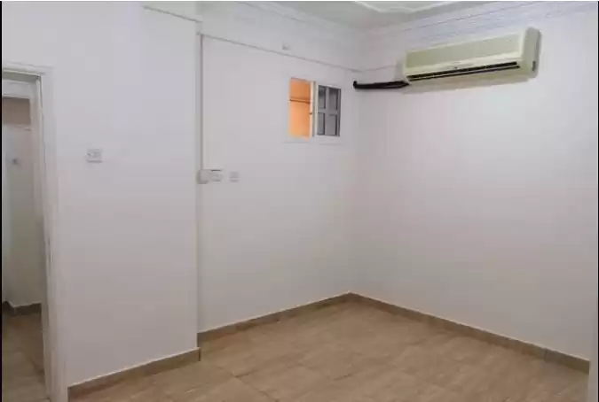yerleşim Hazır Mülk 2 yatak odası U/F Apartman  kiralık içinde Al Sadd , Doha #15695 - 1  image 