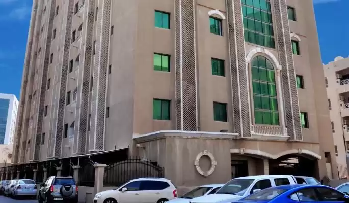 Жилой Готовая недвижимость 2 спальни Н/Ф Квартира  в аренду в Аль-Садд , Доха #15737 - 1  image 