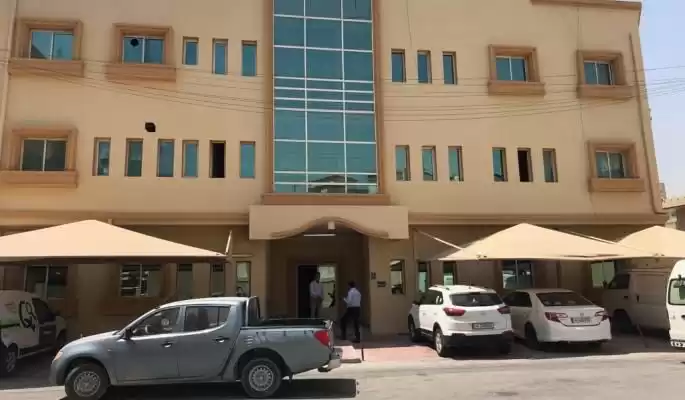 Residential Ready Property 2 Bedrooms U/F Apartment  for rent in Al Sadd , Doha #15765 - 1  image 