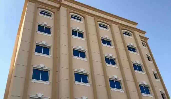Residential Ready Property 3 Bedrooms U/F Apartment  for rent in Al Sadd , Doha #15809 - 1  image 
