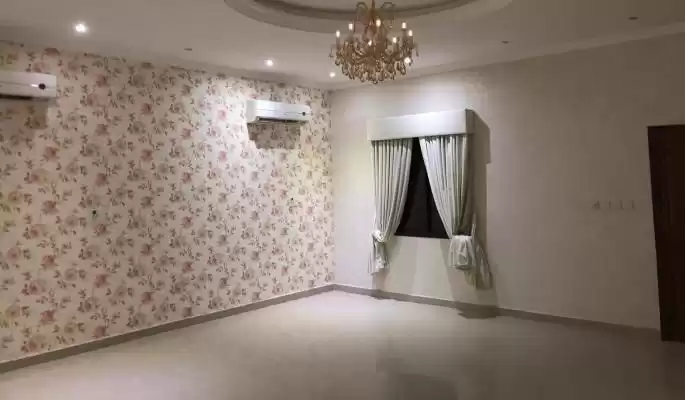 سكني عقار جاهز 7 غرف  غير مفروش فيلا  للإيجار في السد , الدوحة #15836 - 1  صورة 