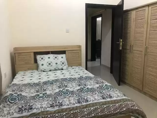 住宅 就绪物业 2 间卧室 楼/楼 公寓  出租 在 萨德 , 多哈 #15880 - 1  image 