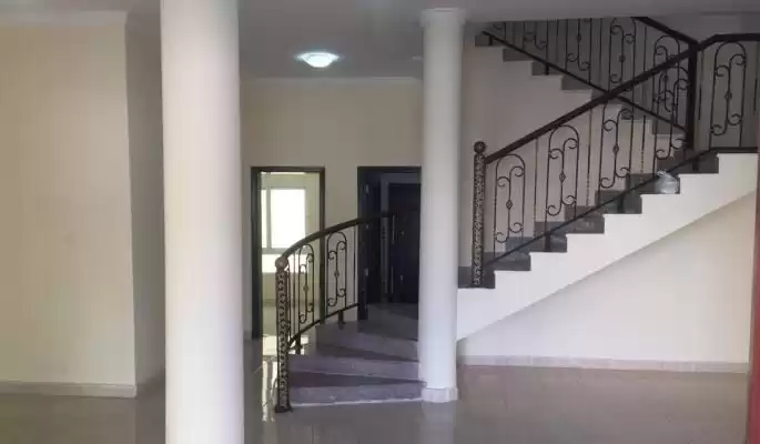 Résidentiel Propriété prête 5 chambres U / f Villa à Compound  a louer au Al-Sadd , Doha #15985 - 1  image 