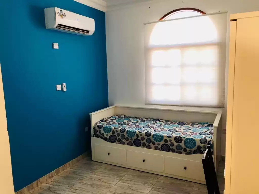 Résidentiel Propriété prête Studio S / F Appartement  a louer au Al-Sadd , Doha #16007 - 1  image 