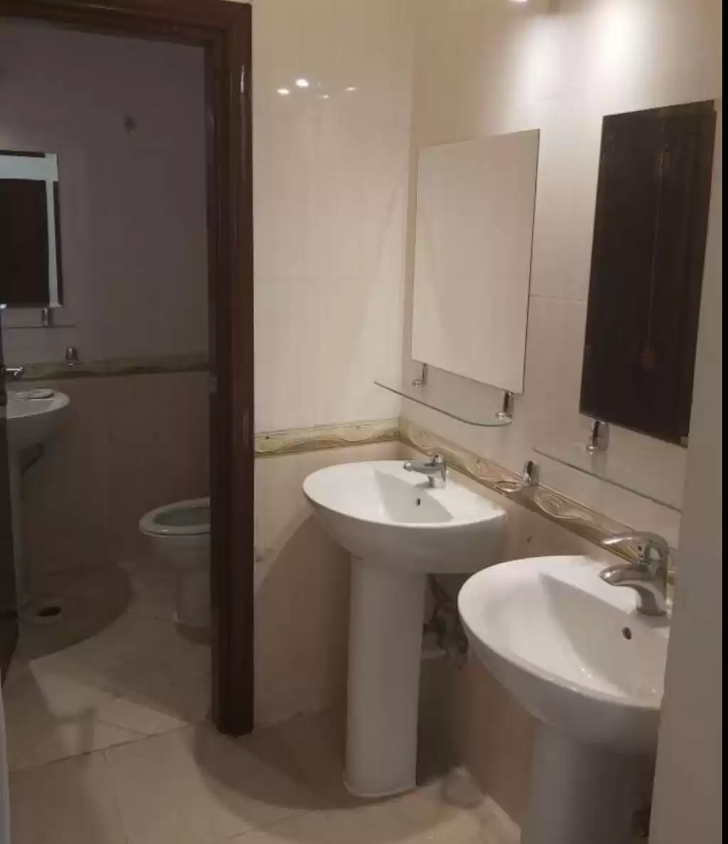 Residential Ready Property 4 Bedrooms U/F Villa in Compound  for rent in Al Sadd , Doha #16017 - 1  image 