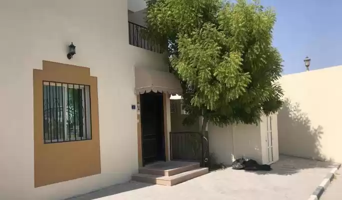 مسکونی املاک آماده 3 خوابه U/F ویلا در مجتمع  برای اجاره که در السد , دوحه #16114 - 1  image 