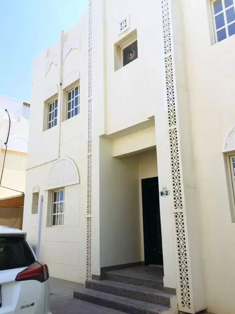 مسکونی املاک آماده 5 اتاق خواب U/F ویلای مستقل  برای اجاره که در السد , دوحه #16147 - 1  image 